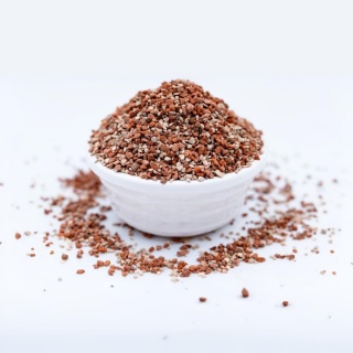 Best Natural Grit mineralny czerwony z anyżem 2,5 kg – naturalne wsparcie trawienia i kondycji ptaków