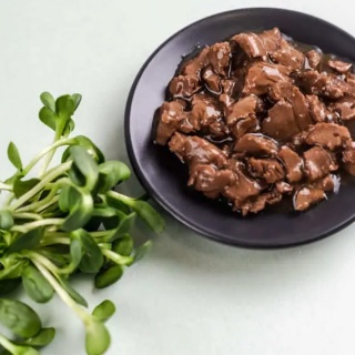 SAVORY Jagnięcina z burakami w sosie 85g – miękkie kąski dla dorosłych kotów